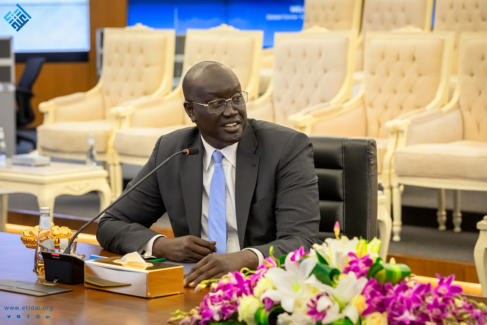 وزير خارجية جنوب السودان: تديرون في (اعتدال) عملًا جبارًا ليس فقط للسعوديين بل للعالم